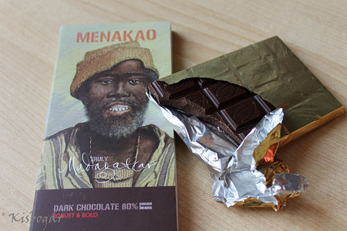 Menakao chocolate bars